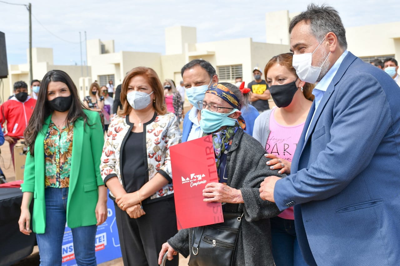 El Estado reconoció el derecho de propiedad a 80 familias chamicalenses